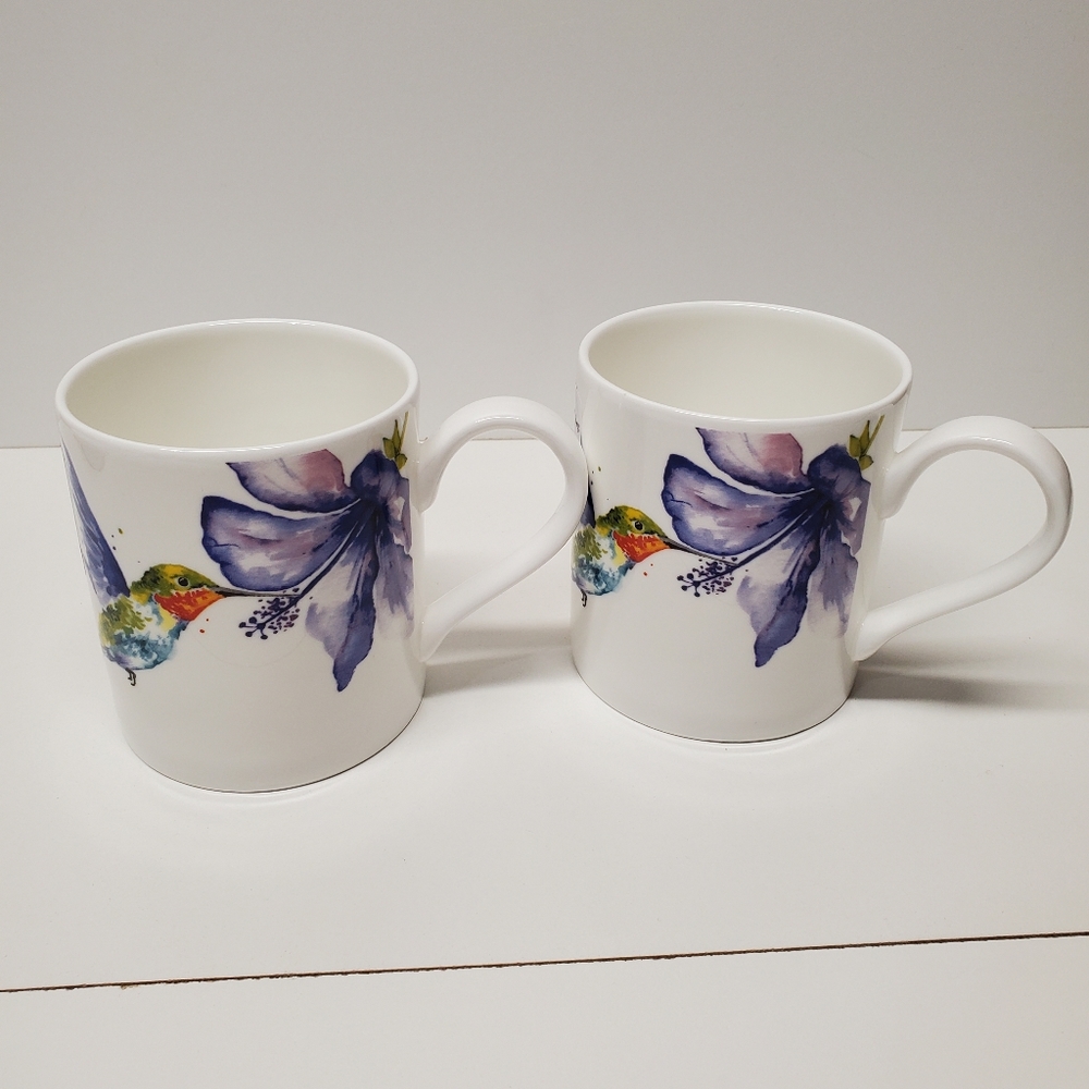 NWOT set of 2 Beautiful bird mugs